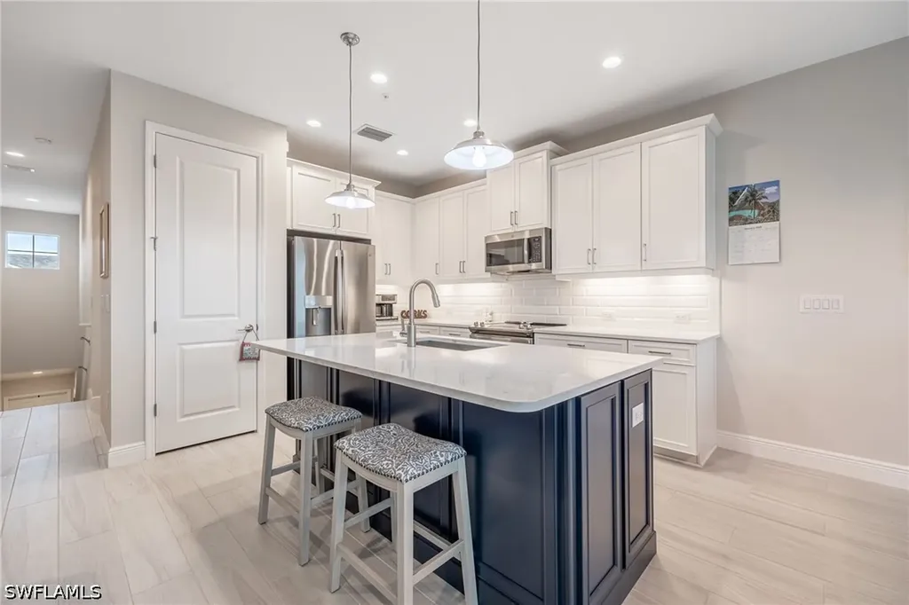 2555 Seychelles Drive Naples FL 34112