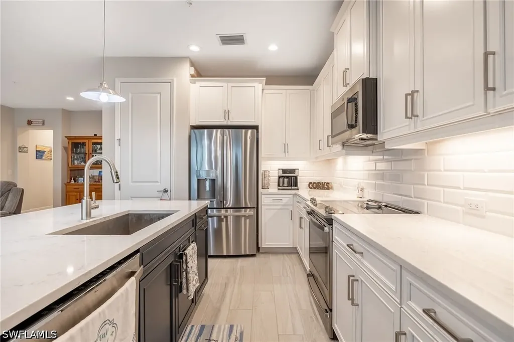 2555 Seychelles Drive Naples FL 34112