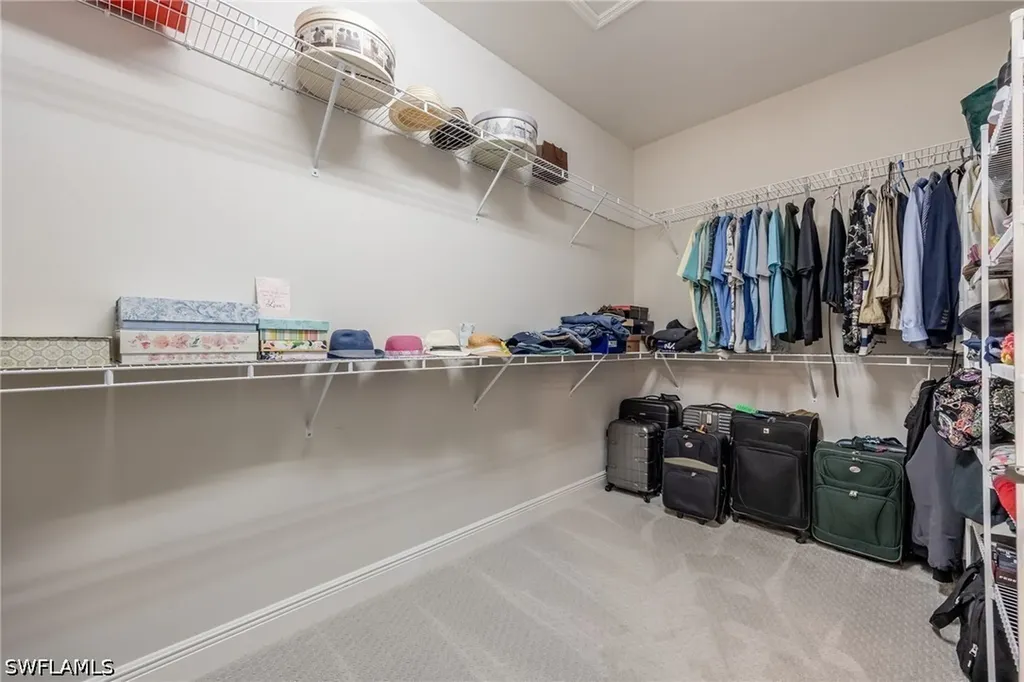 2555 Seychelles Drive Naples FL 34112
