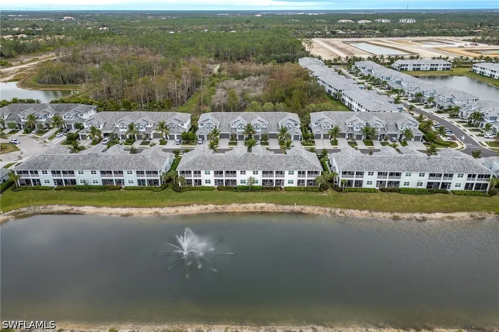 2555 Seychelles Drive Naples FL 34112