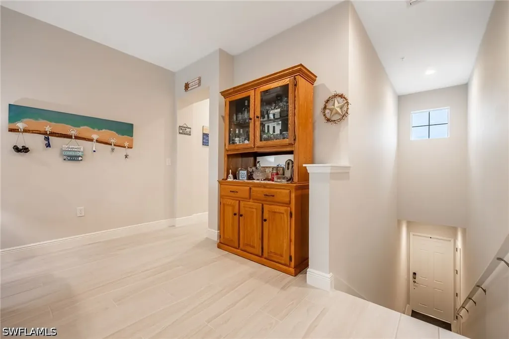 2555 Seychelles Drive Naples FL 34112