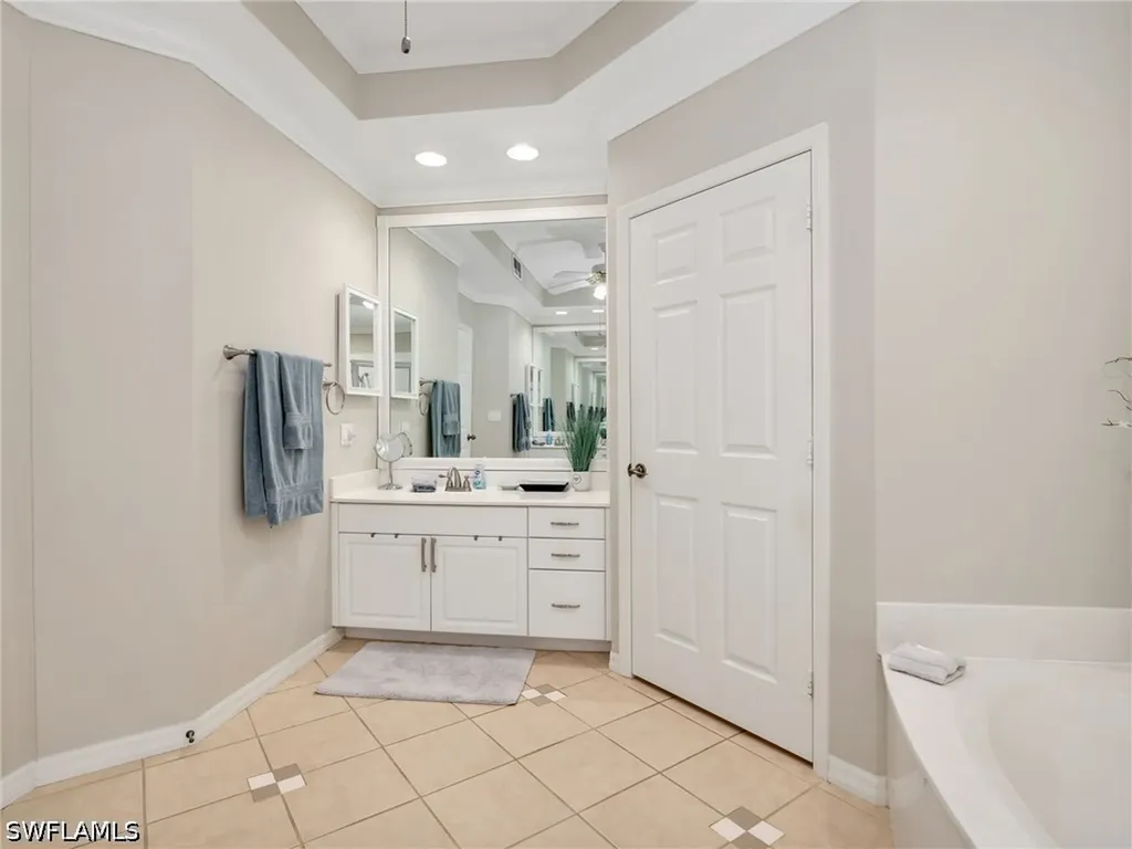 2130 Aberdeen Lane Naples FL 34109