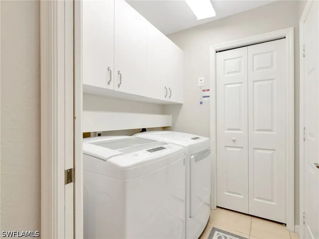 2130 Aberdeen Lane Naples FL 34109