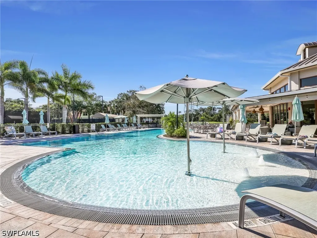 2130 Aberdeen Lane Naples FL 34109