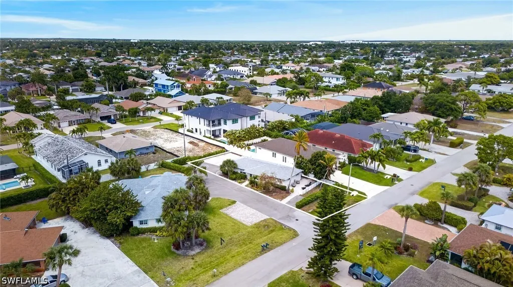 549 94th Avenue N Naples FL 34108