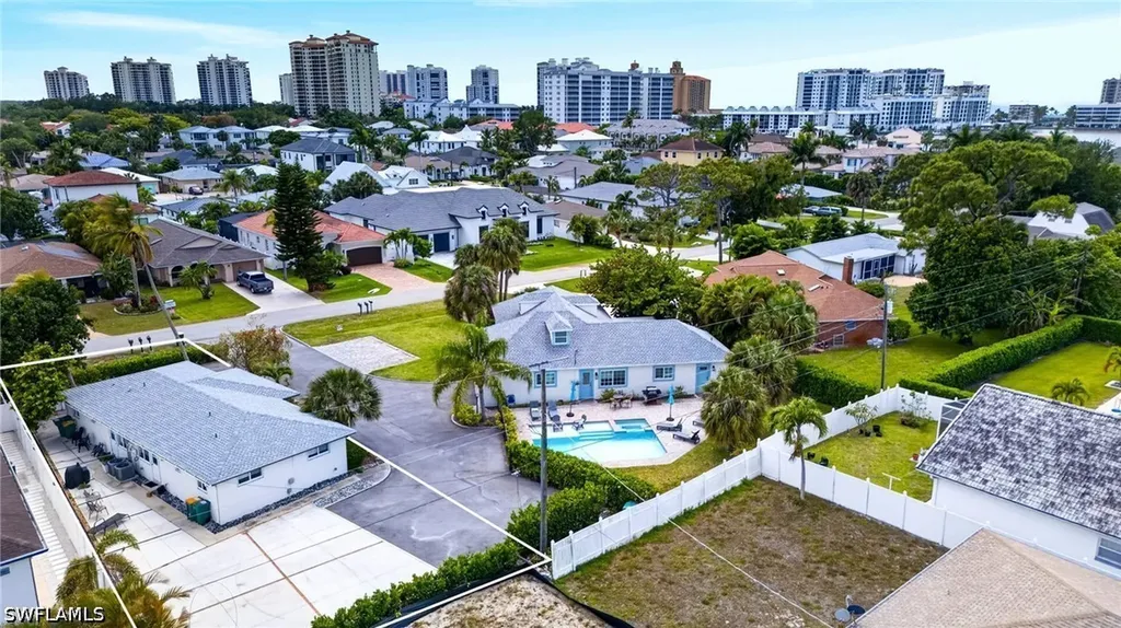 549 94th Avenue N Naples FL 34108