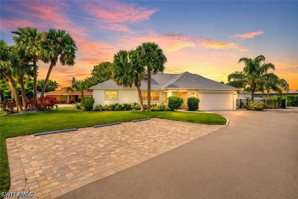 541 94th Avenue N Naples FL 34108