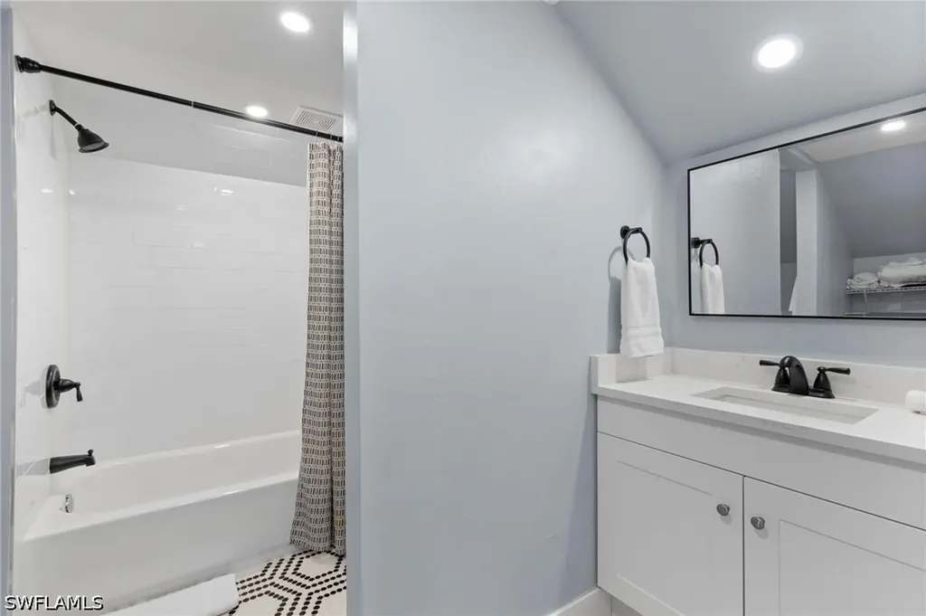 541 94th Avenue N Naples FL 34108