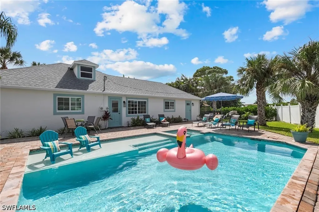 541 94th Avenue N Naples FL 34108