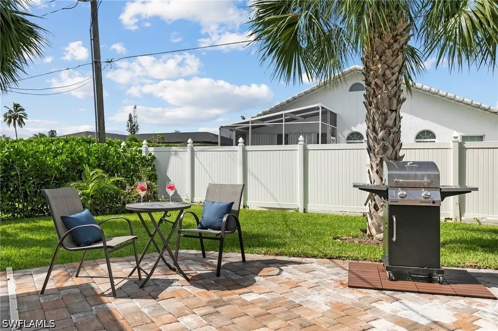541 94th Avenue N Naples FL 34108