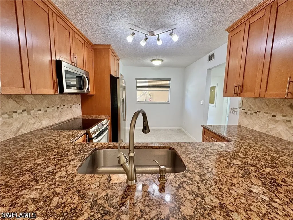 661 Squire Circle Naples FL 34104