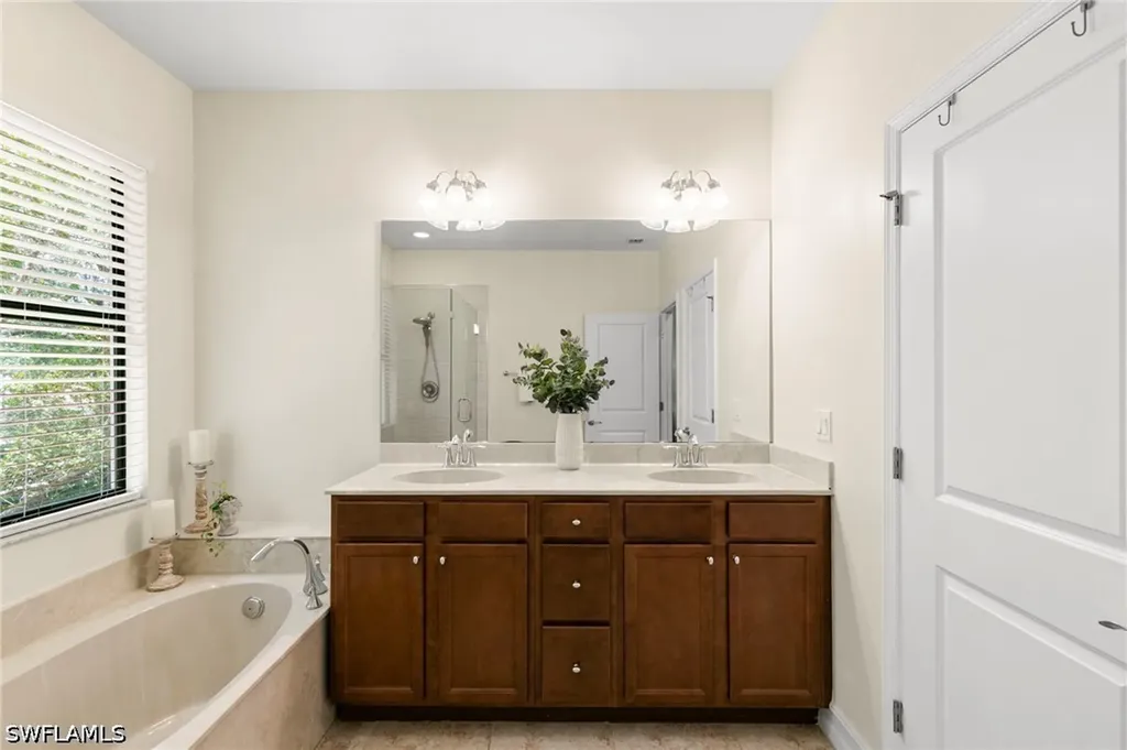 7797 Bristol Circle Naples FL 34120