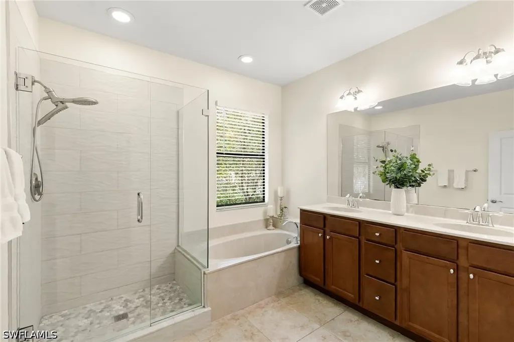 7797 Bristol Circle Naples FL 34120