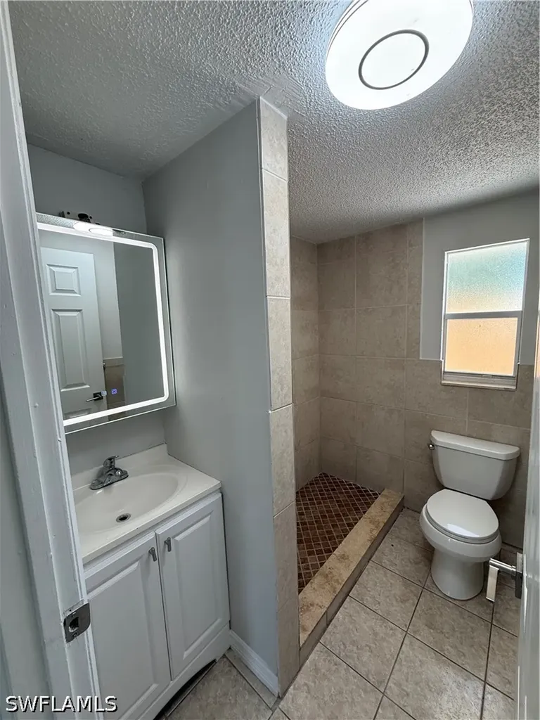 5458 Sholtz Street Naples FL 34113