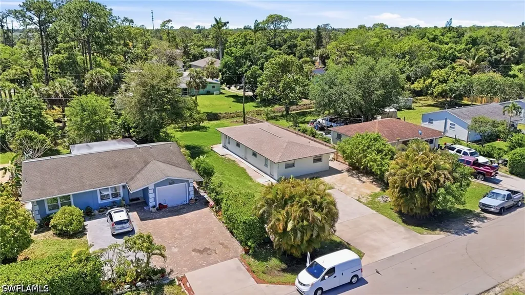 5458 Sholtz Street Naples FL 34113