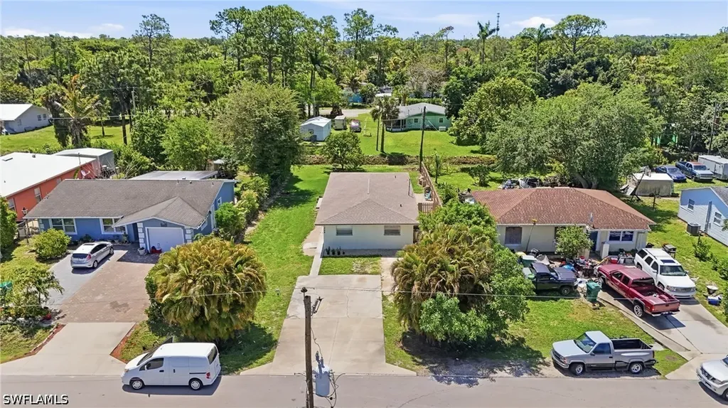 5458 Sholtz Street Naples FL 34113