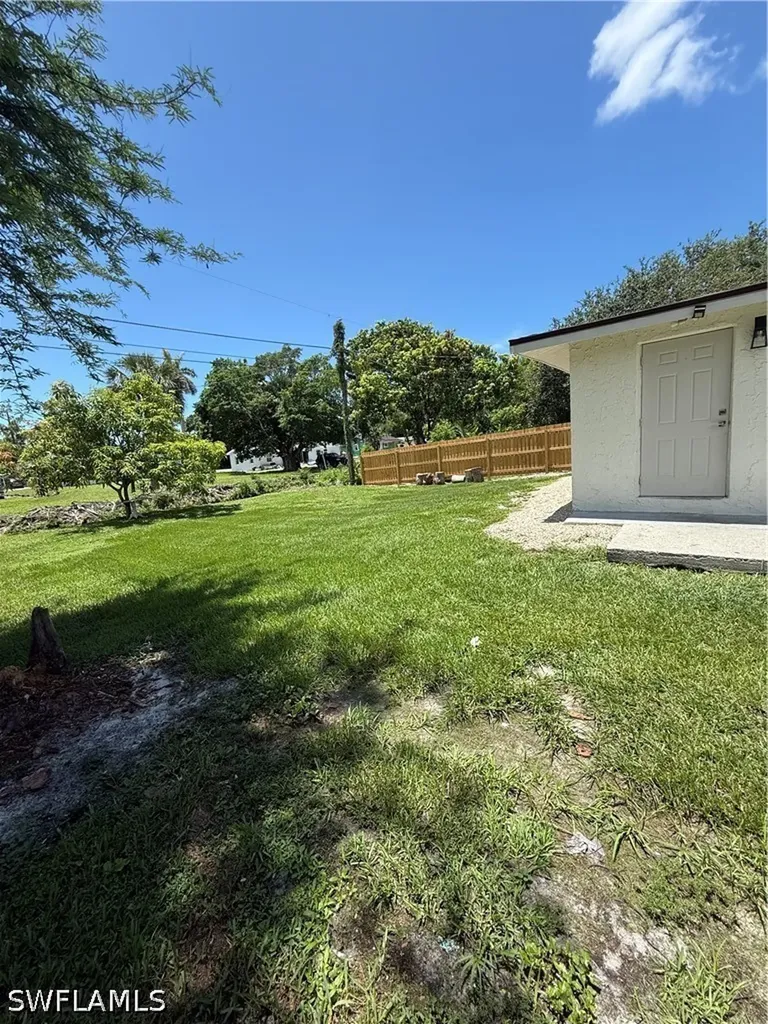 5458 Sholtz Street Naples FL 34113