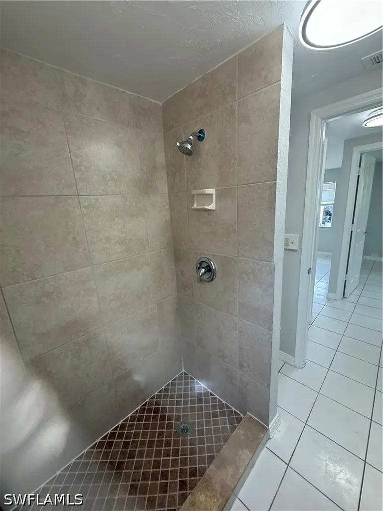 5458 Sholtz Street Naples FL 34113