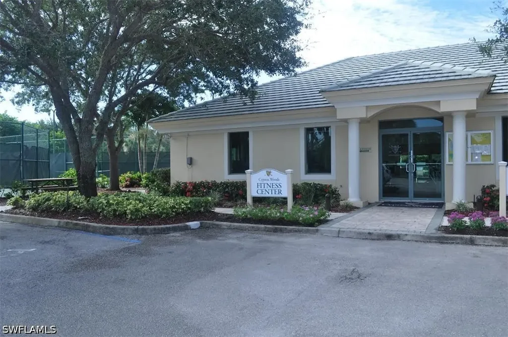 2880 Cypress Trace Circle Naples FL 34119