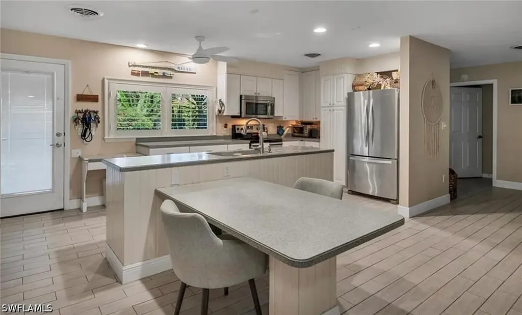 1600 Mandarin Road Naples FL 34102