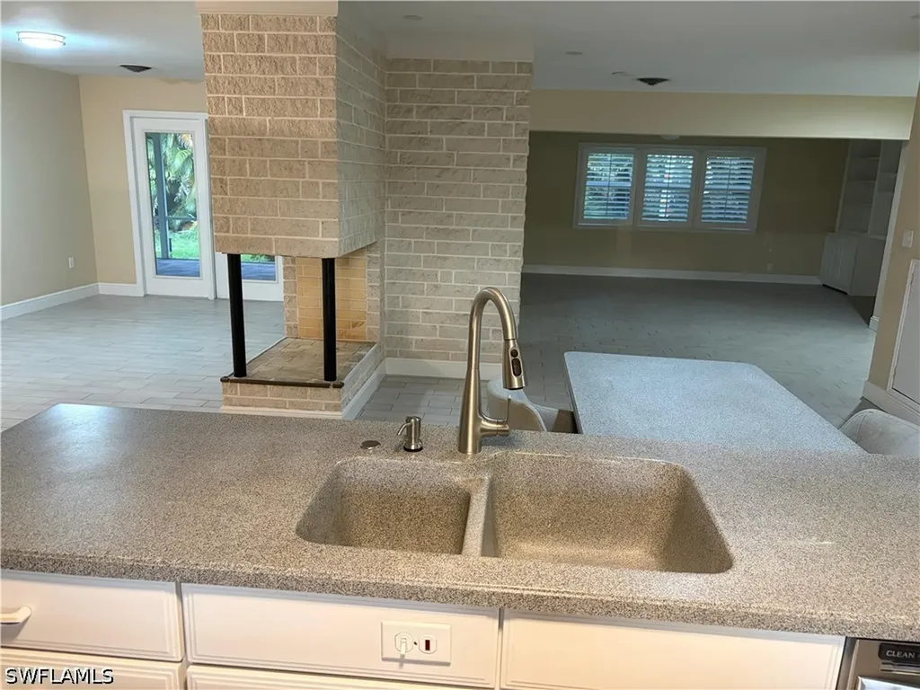 1600 Mandarin Road Naples FL 34102