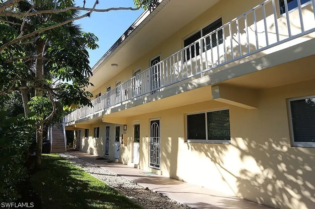 820 Ketch Drive Naples FL 34103
