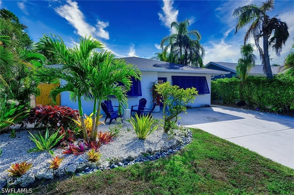 810 103rd Avenue N Naples FL 34108