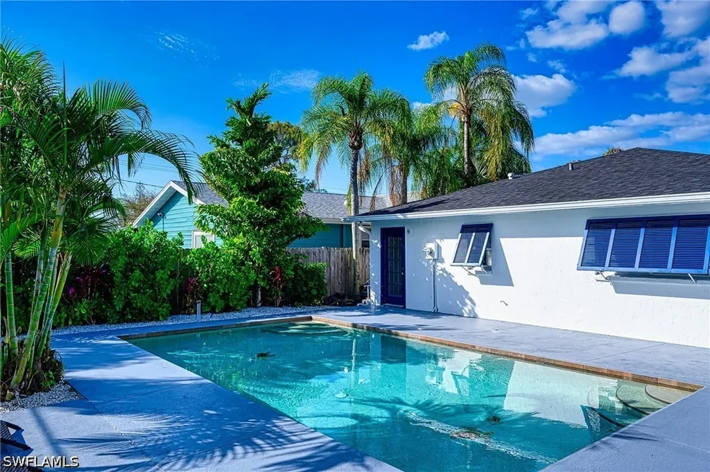 810 103rd Avenue N Naples FL 34108