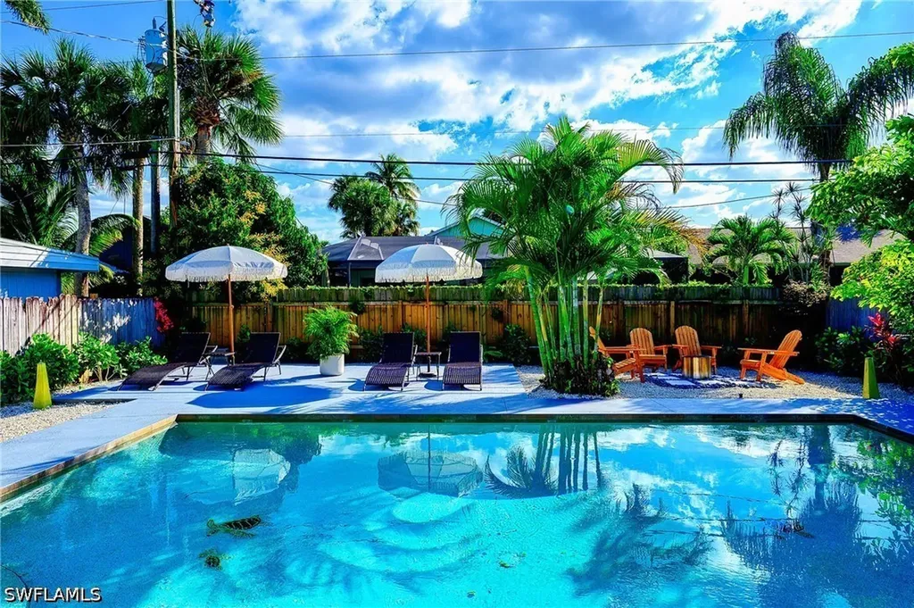 810 103rd Avenue N Naples FL 34108