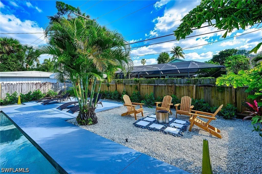 810 103rd Avenue N Naples FL 34108