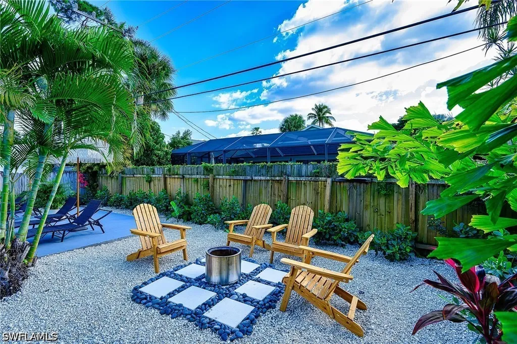 810 103rd Avenue N Naples FL 34108