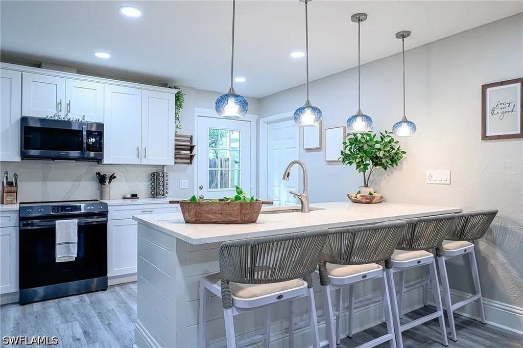 810 103rd Avenue N Naples FL 34108