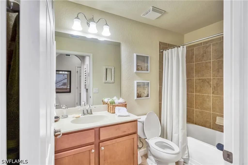 9715 Acqua Court Naples FL 34113
