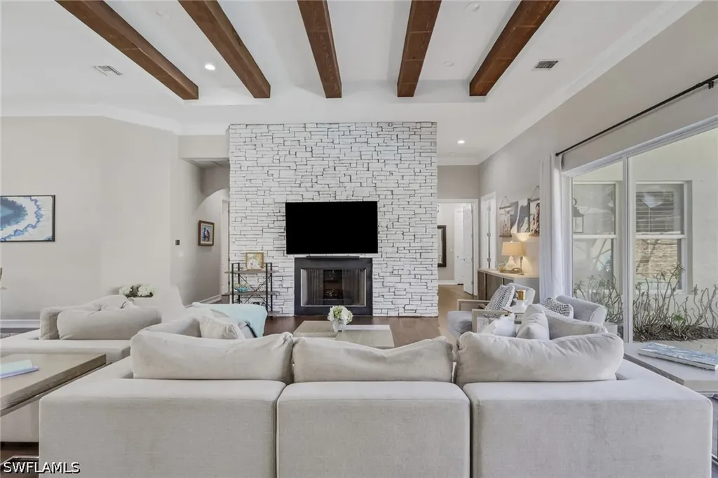 5074 Rustic Oaks Circle Naples FL 34105