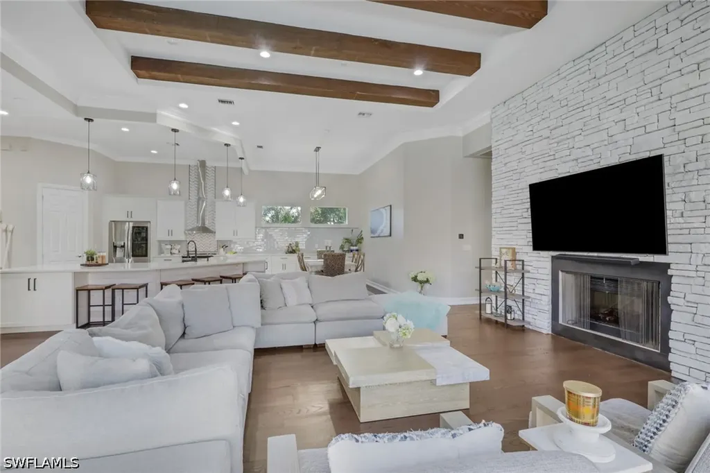 5074 Rustic Oaks Circle Naples FL 34105