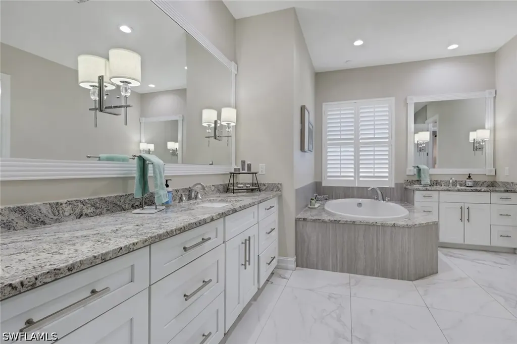 5074 Rustic Oaks Circle Naples FL 34105