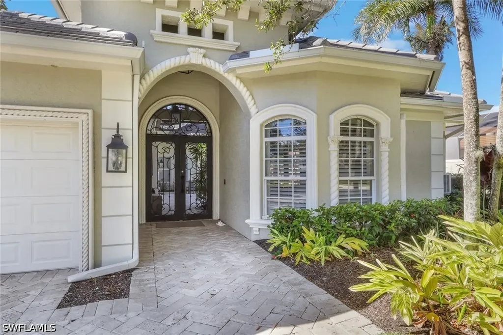 5074 Rustic Oaks Circle Naples FL 34105