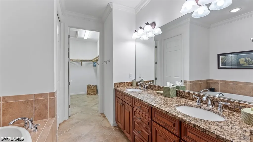 8965 Malibu Lane Naples FL 34113