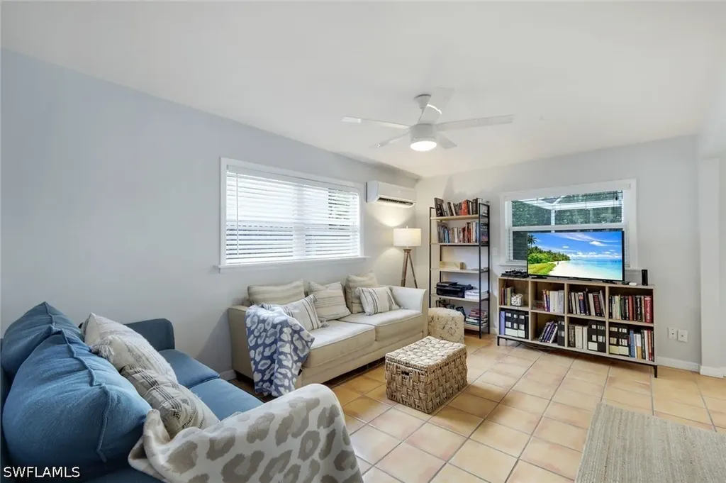 779 98th Avenue N Naples FL 34108