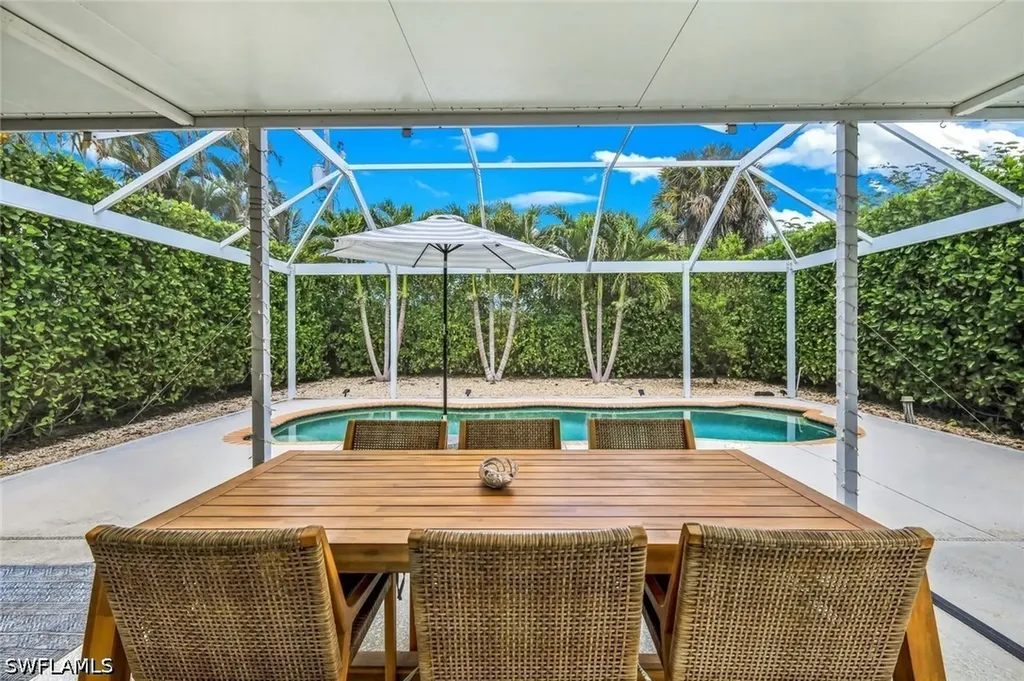 779 98th Avenue N Naples FL 34108