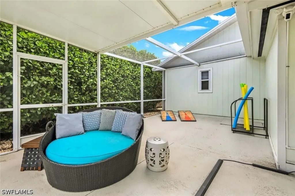 779 98th Avenue N Naples FL 34108