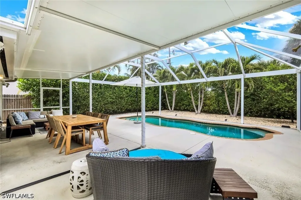 779 98th Avenue N Naples FL 34108
