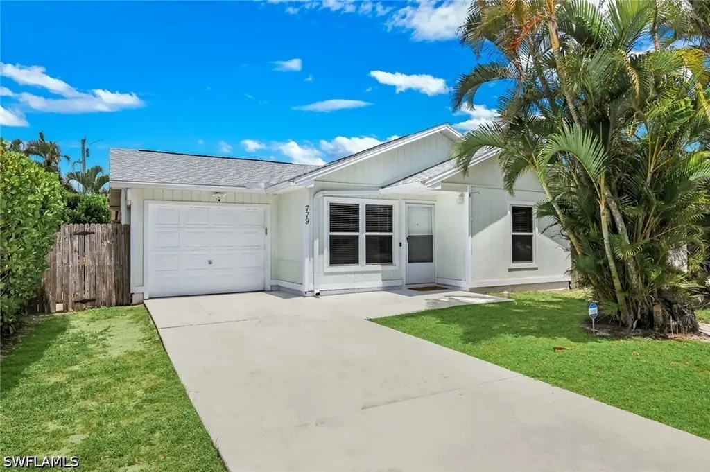 779 98th Avenue N Naples FL 34108