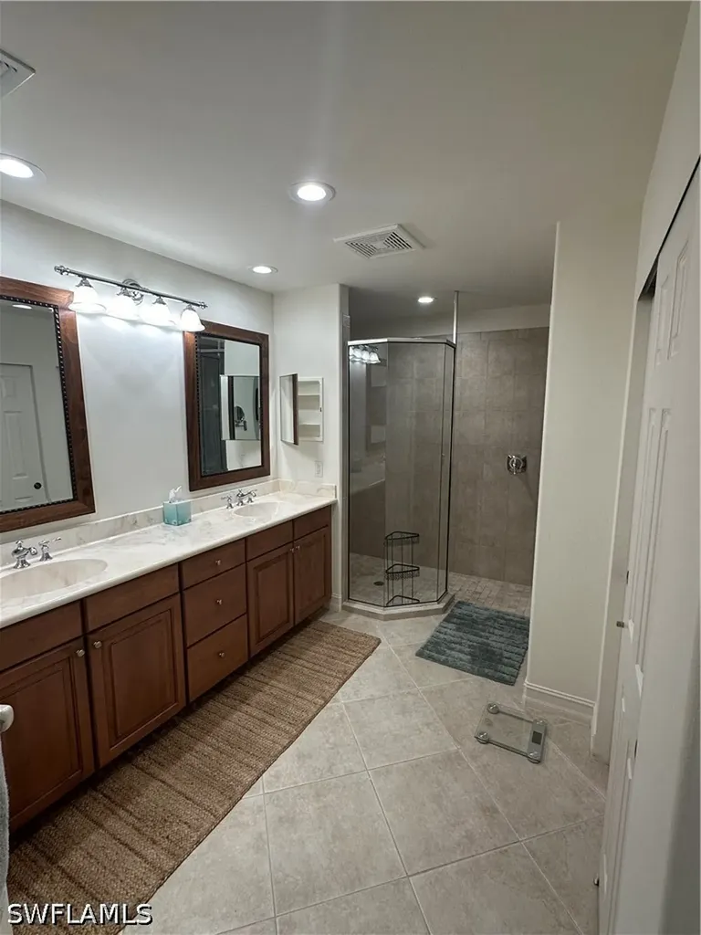 2004 Tarpon Bay Drive N Naples FL 34119