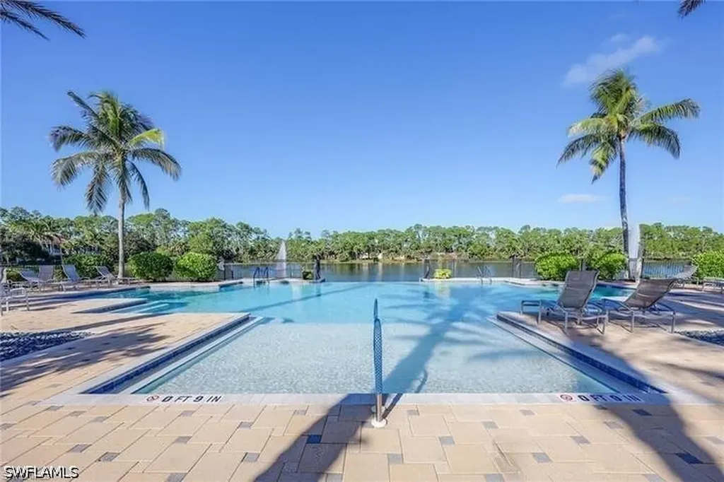 2004 Tarpon Bay Drive N Naples FL 34119