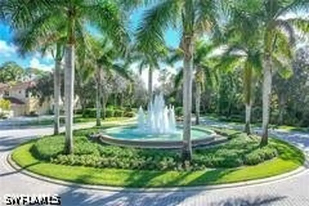 2004 Tarpon Bay Drive N Naples FL 34119