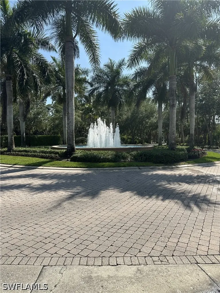 2004 Tarpon Bay Drive N Naples FL 34119