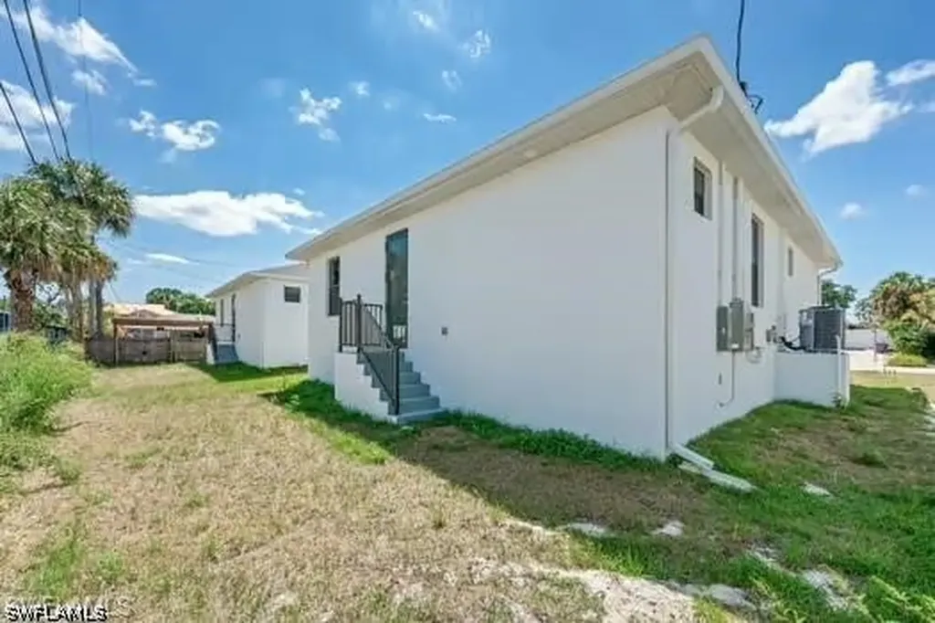 11671 Pawley Avenue Bonita Springs FL 34135