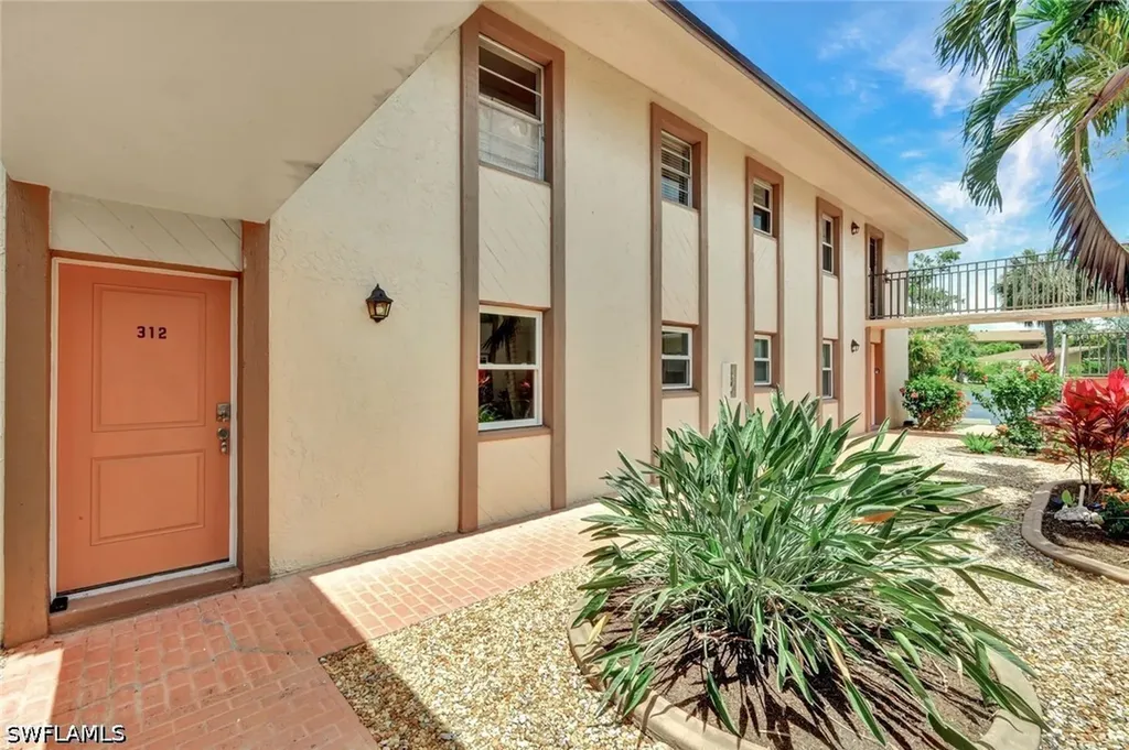 16881 Davis Road Fort Myers FL 33908