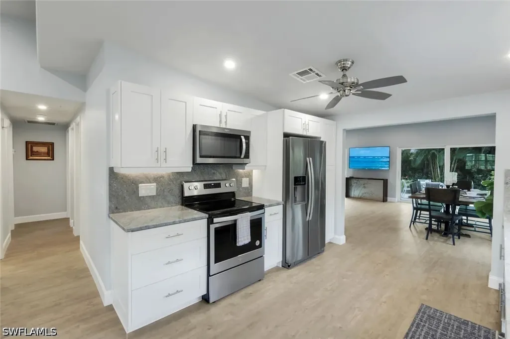 630 109th Avenue N Naples FL 34108